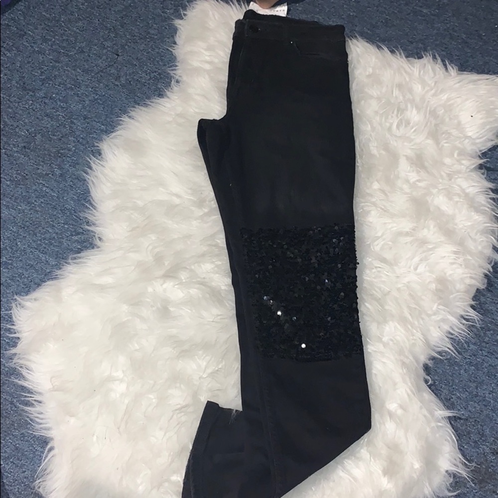 Woman’s black jeans with sequence on front only!